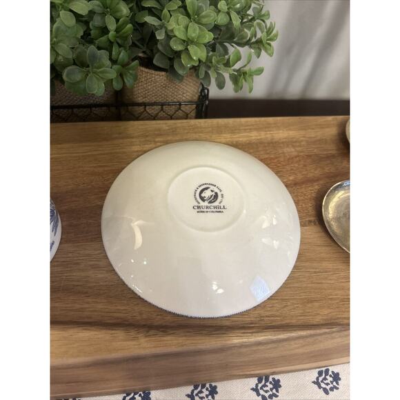 Churchill England Blue Willow Tea Cup and Saucer Vintage - Picture 6 of 6